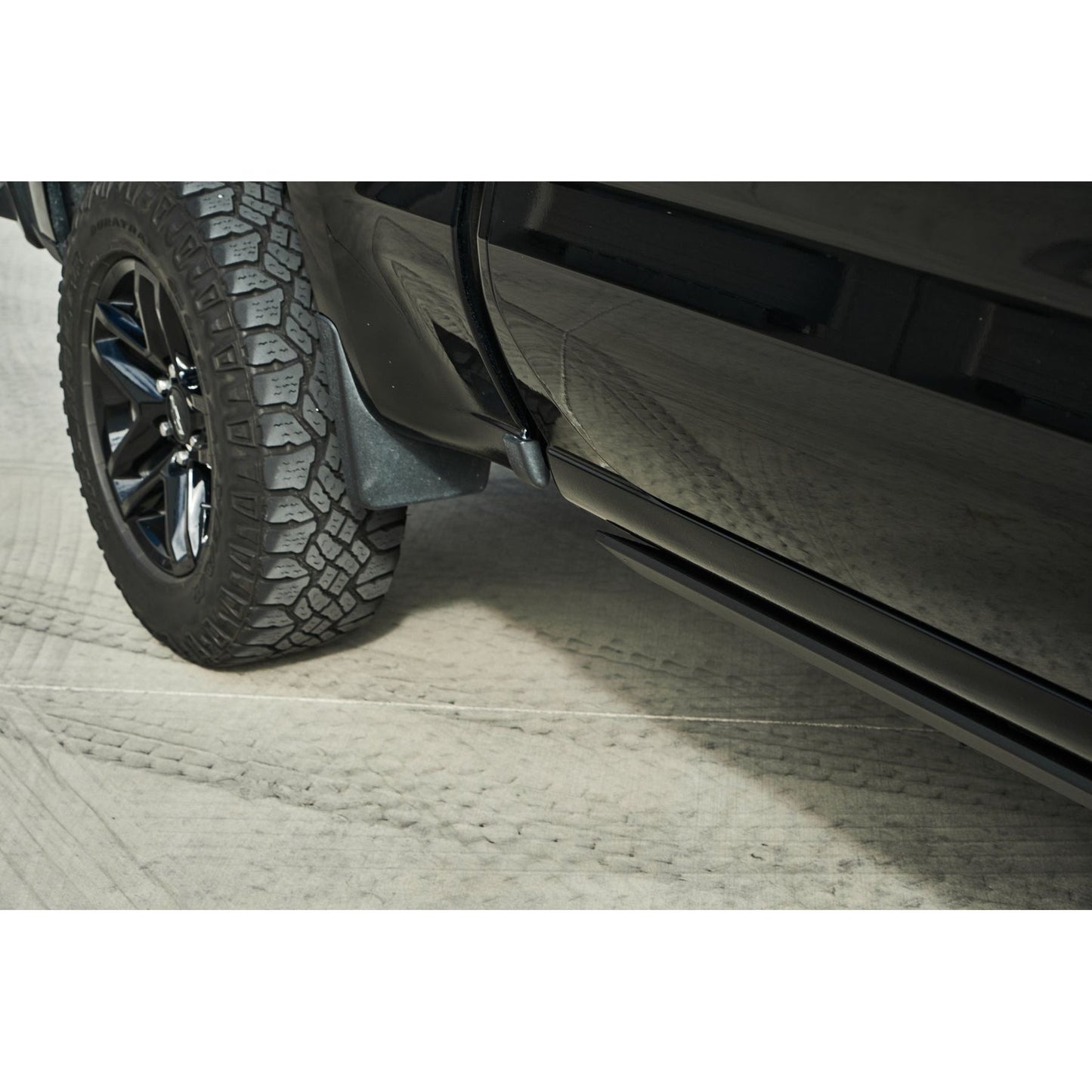 Body Armor 4x4 2019-2024 CHEVROLET SILVERADO/GMC SIERRA 1500, 2500/3500 CREW CAB E-POWER BOARD STEPS GM-4501