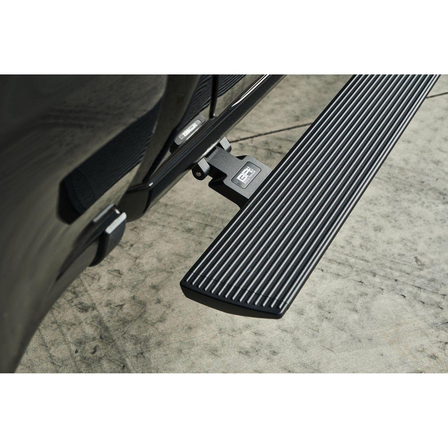 Body Armor 4x4 2019-2024 CHEVROLET SILVERADO/GMC SIERRA 1500, 2500/3500 CREW CAB E-POWER BOARD STEPS GM-4501