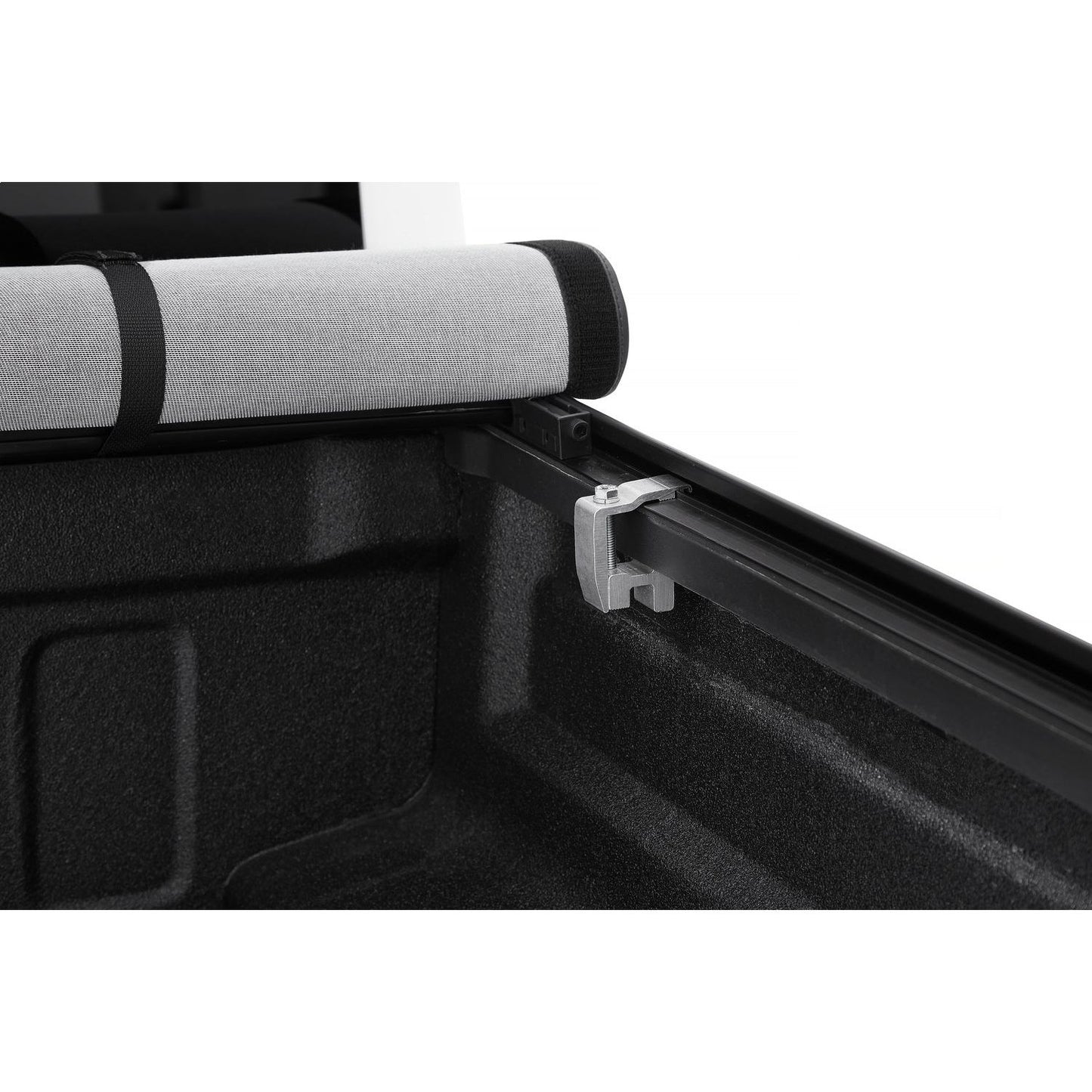 BESTOP | EZ-Roll Soft Tonneau '20-26 Gladiator For 5 ft. bed Black Diamond Bestop | 19280-35 installation detail in truck bed