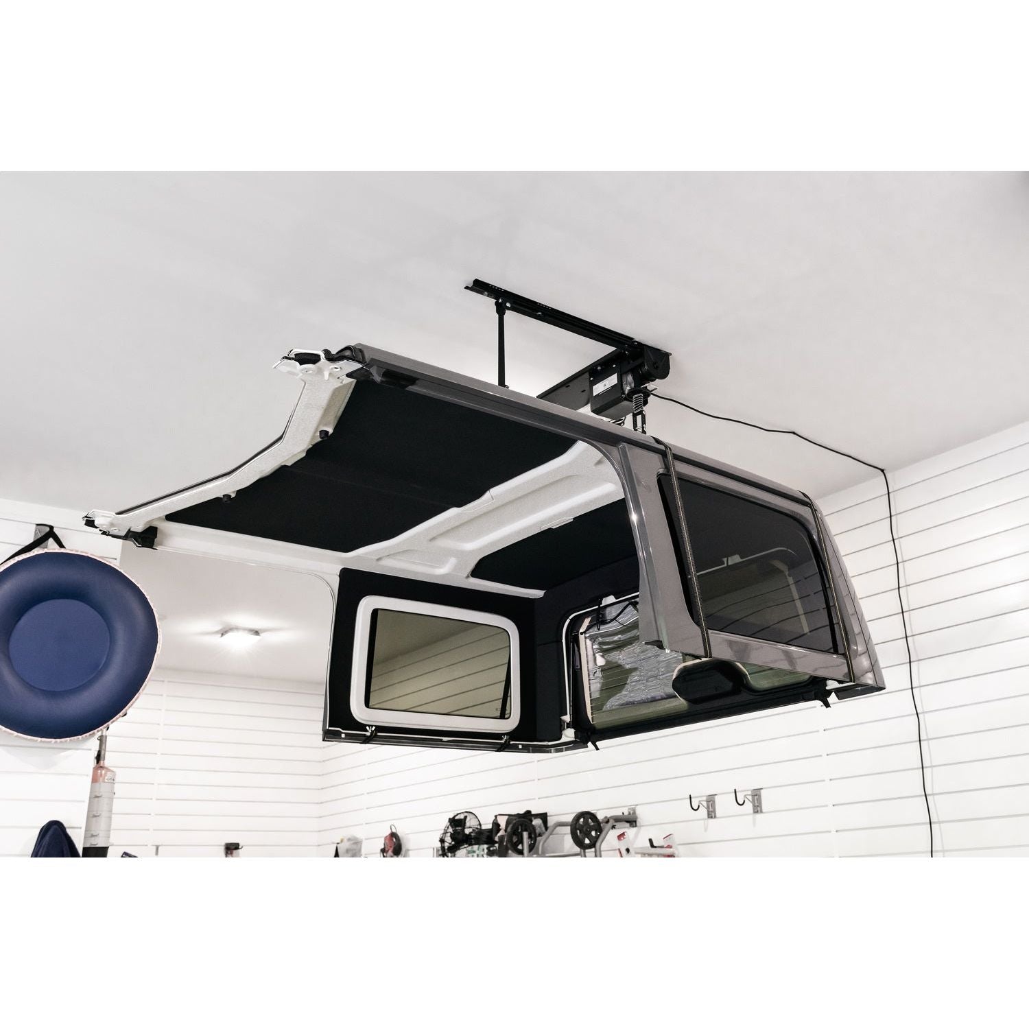 BESTOP | HOSS Hardtop Hoist Jeep 2018-26 Wrangler JL Black Bestop | 42820-01 lifting hardtop in a garage