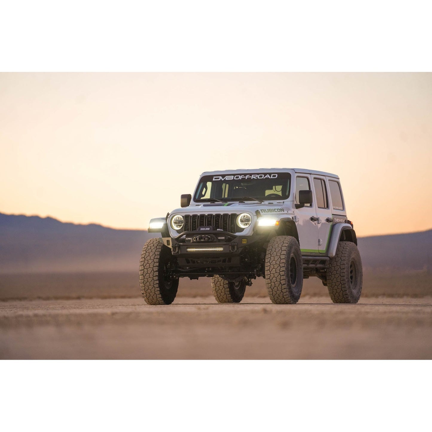 DV8 OFF-ROAD | 20 Inch Halo Elite Dual Row Light Bar w/ Accent Light  | BE20EW200W-H