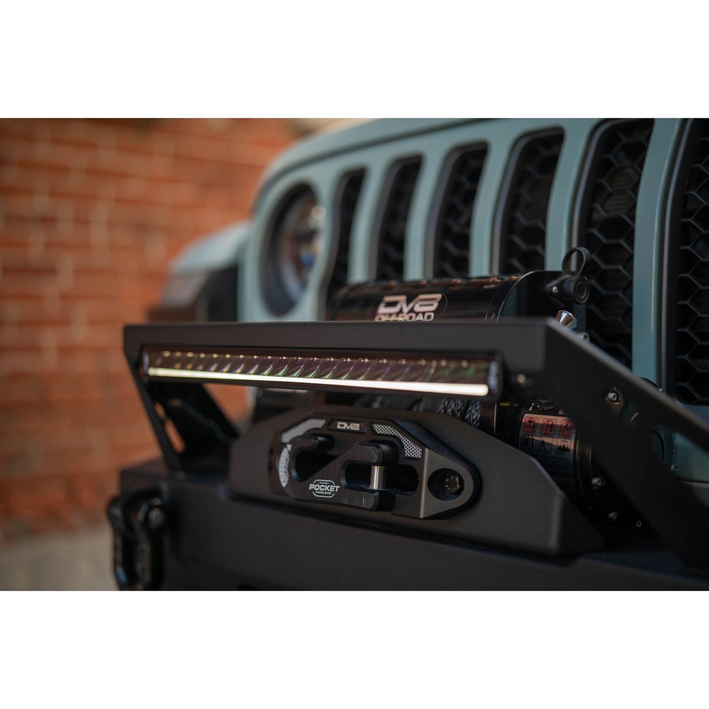 DV8 OFF-ROAD | 20 Inch Halo Elite Single Row Light Bar with Accent Light  | BE20SW105W-H