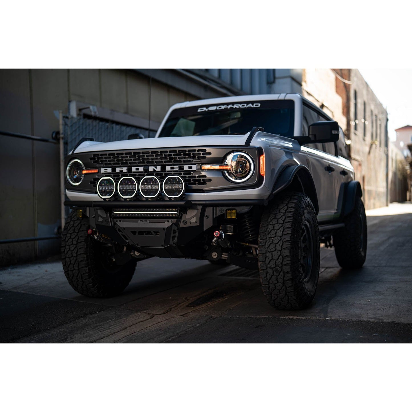 DV8 OFF-ROAD | 7 Inch Halo Elite Round Light w/ Accent Halo  | BE7RW108W-H