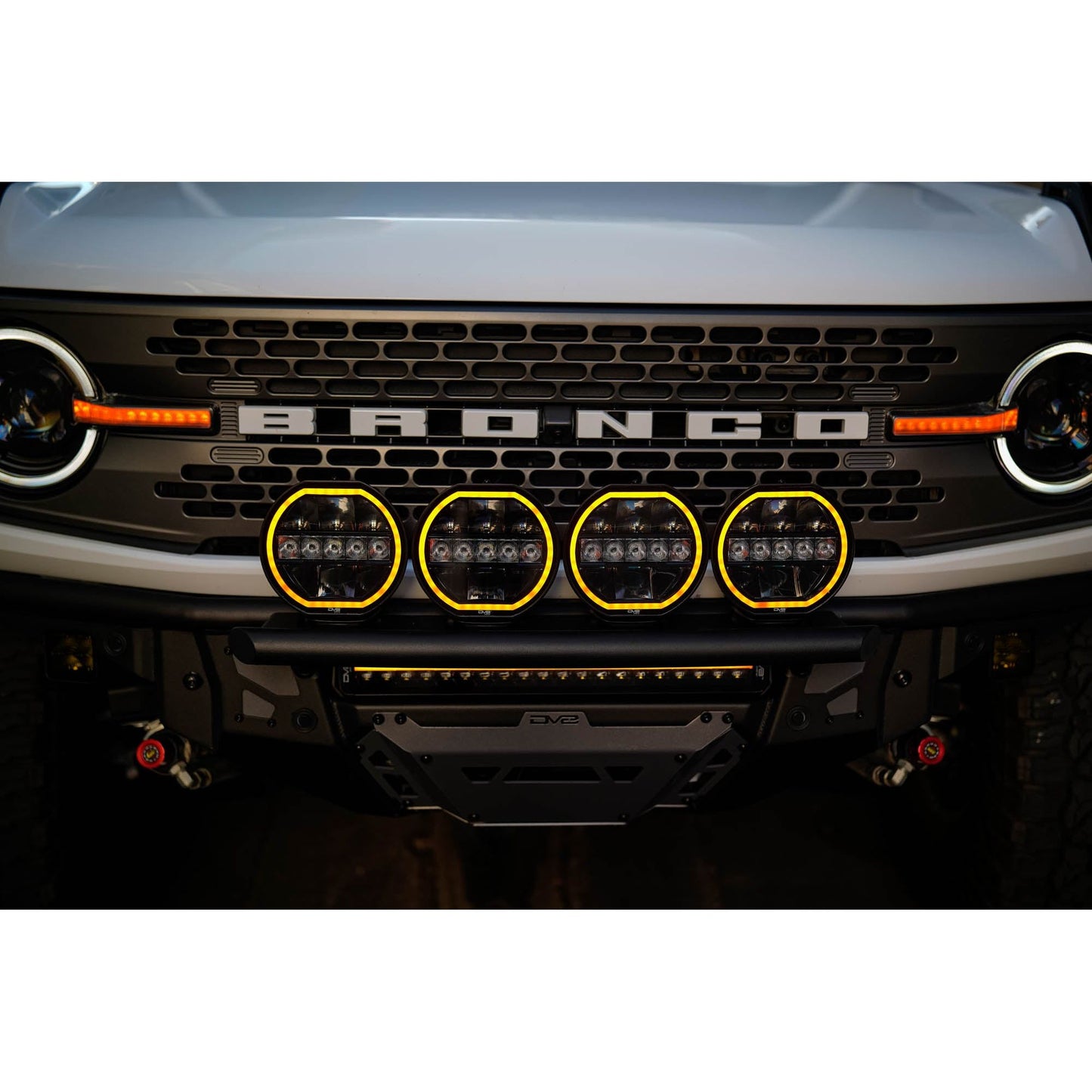 DV8 OFF-ROAD | 7 Inch Halo Elite Round Light w/ Accent Halo  | BE7RW108W-H