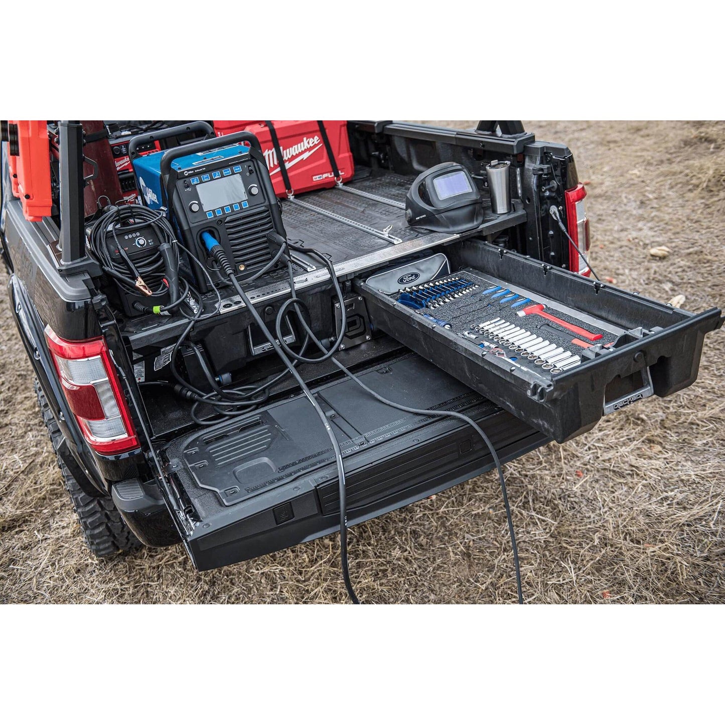 DECKED Truck Bed Organizer 21-Pres Ford F150 Aluminum 5 Ft 6 Inch w/ Pro Power Onboard  I DF8