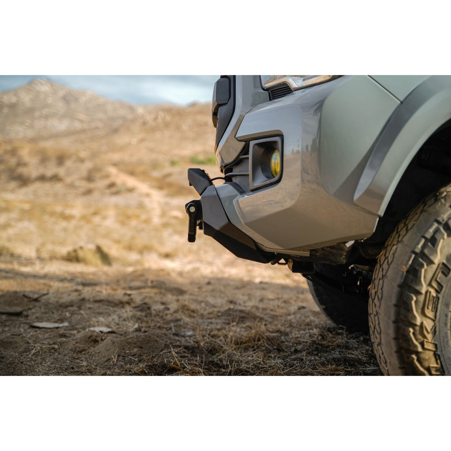 DV8 OFF-ROAD FBTT1-05 DV8 Offroad FBTT1-05 2016 for 2023 Toyota Tacoma Center Mount Front