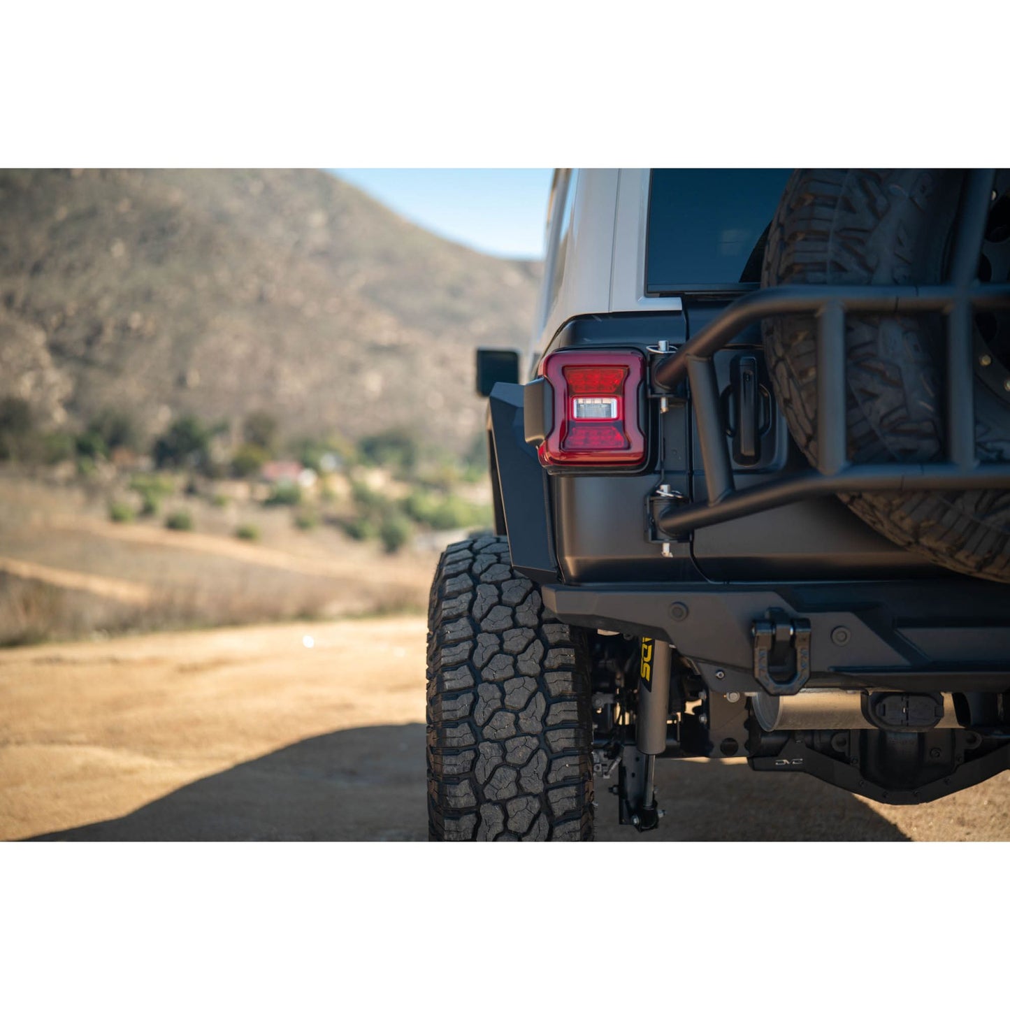 DV8 OFF-ROAD | 2018 2025 Jeep Wrangler JL Armor Fender Flares  | FDJL-09