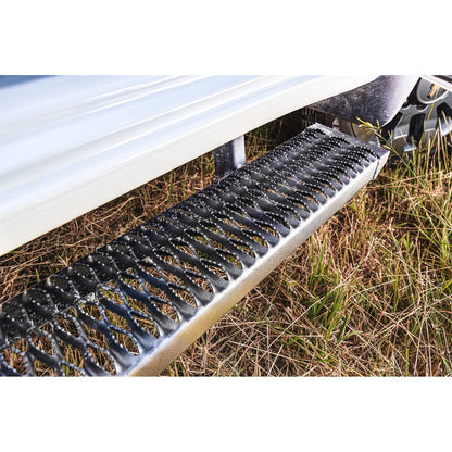 N-Fab | Growler-Cab Len-19 (New Body Style)-24 Silv/Sierra 1500/20-24HD Crw-TX Blk | GFC19CC-TX