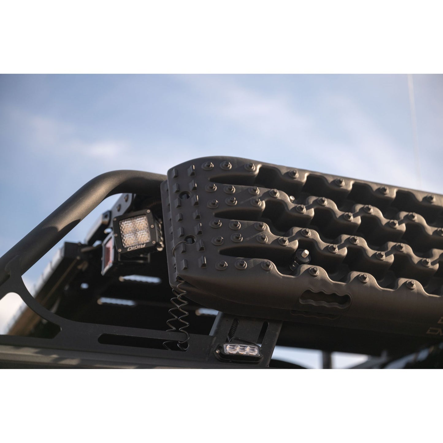 DV8 OFF-ROAD | DV8 Xtract Traction Boards Pair Black  | RTB1-02BK