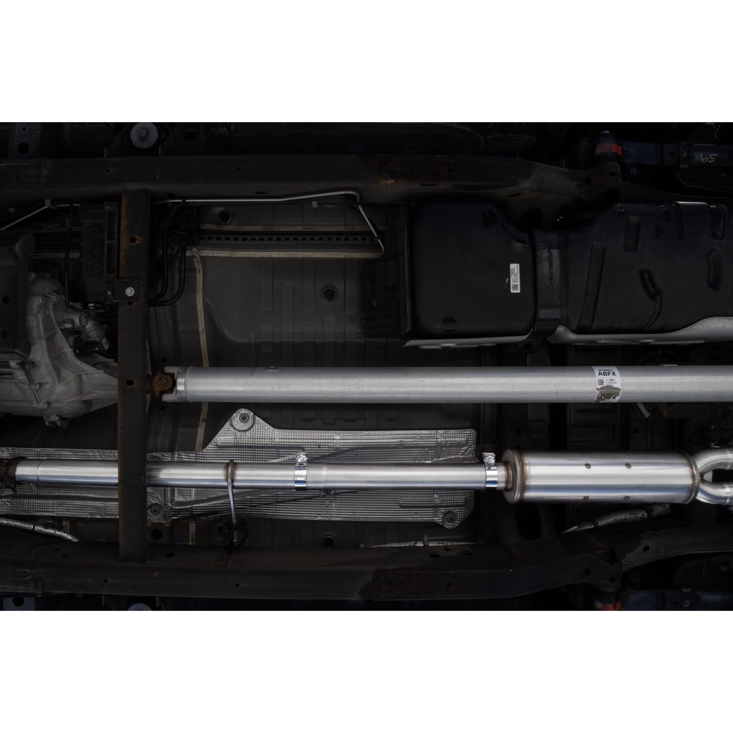 MBRP | 3.0 inch Cat-Back 2.5 inch Dual Split Rear Quad Carbon Fiber Tips 4.0 inch OD Dual Out 19-up Silverado/Sierra 1500  | S50043CF