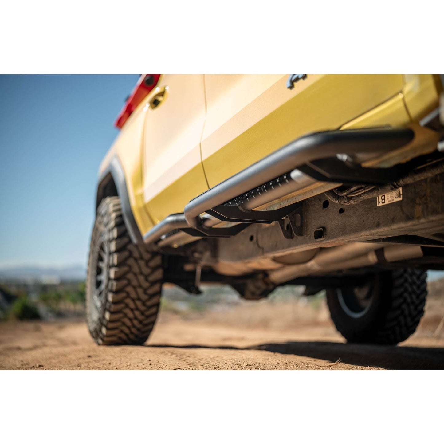DV8 OFF-ROAD | 2023 2024 Chevy Colorado & GMC Canyon OE Plus Side Steps  | SRCS3-01