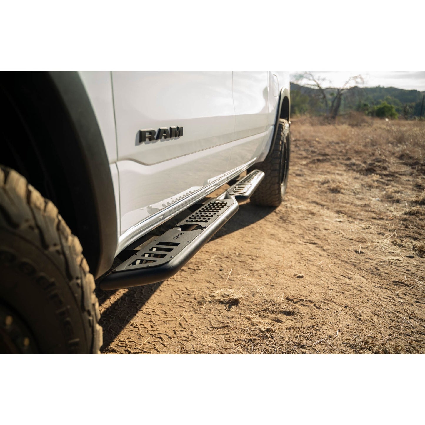 DV8 OFF-ROAD | 2019 2025 RAM 1500 Crew Cab OE Plus Side Steps  | SRDR1-01