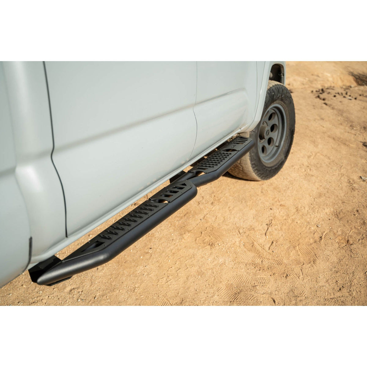 DV8 OFF-ROAD SRTT1-02 DV8 Offroad SRTT1-02 2016 for 2023 Toyota Tacoma OE Plus Side Steps