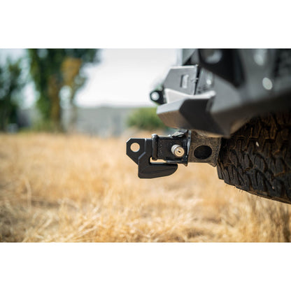 DV8 OFF-ROAD | DV8 Xtract Hitch Skid Plate Black  | UNHS-01BL