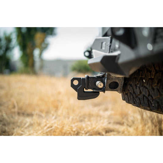 DV8 OFF-ROAD | DV8 Xtract Hitch Skid Plate Black  | UNHS-01BL