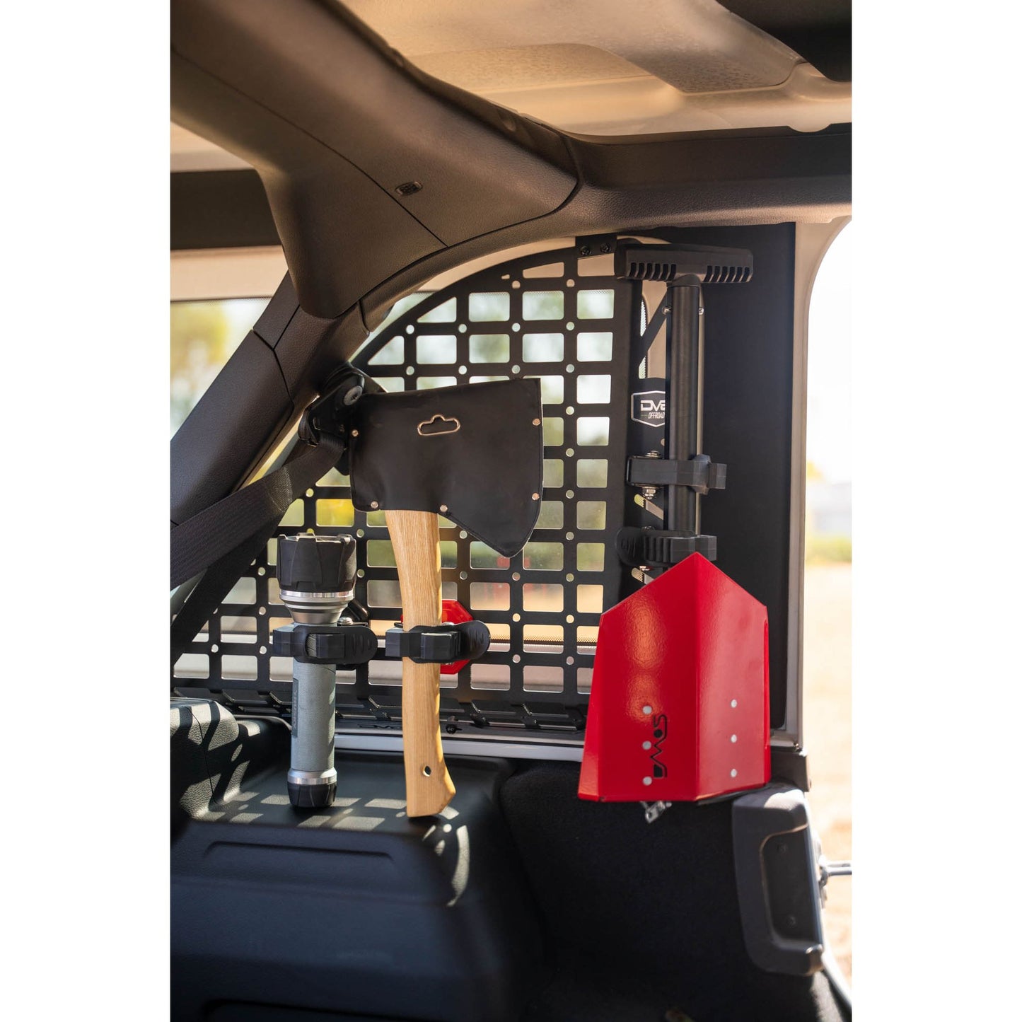 DV8 OFF-ROAD | Quick Release Molle Tool Mount Red  | UNMM-01RD