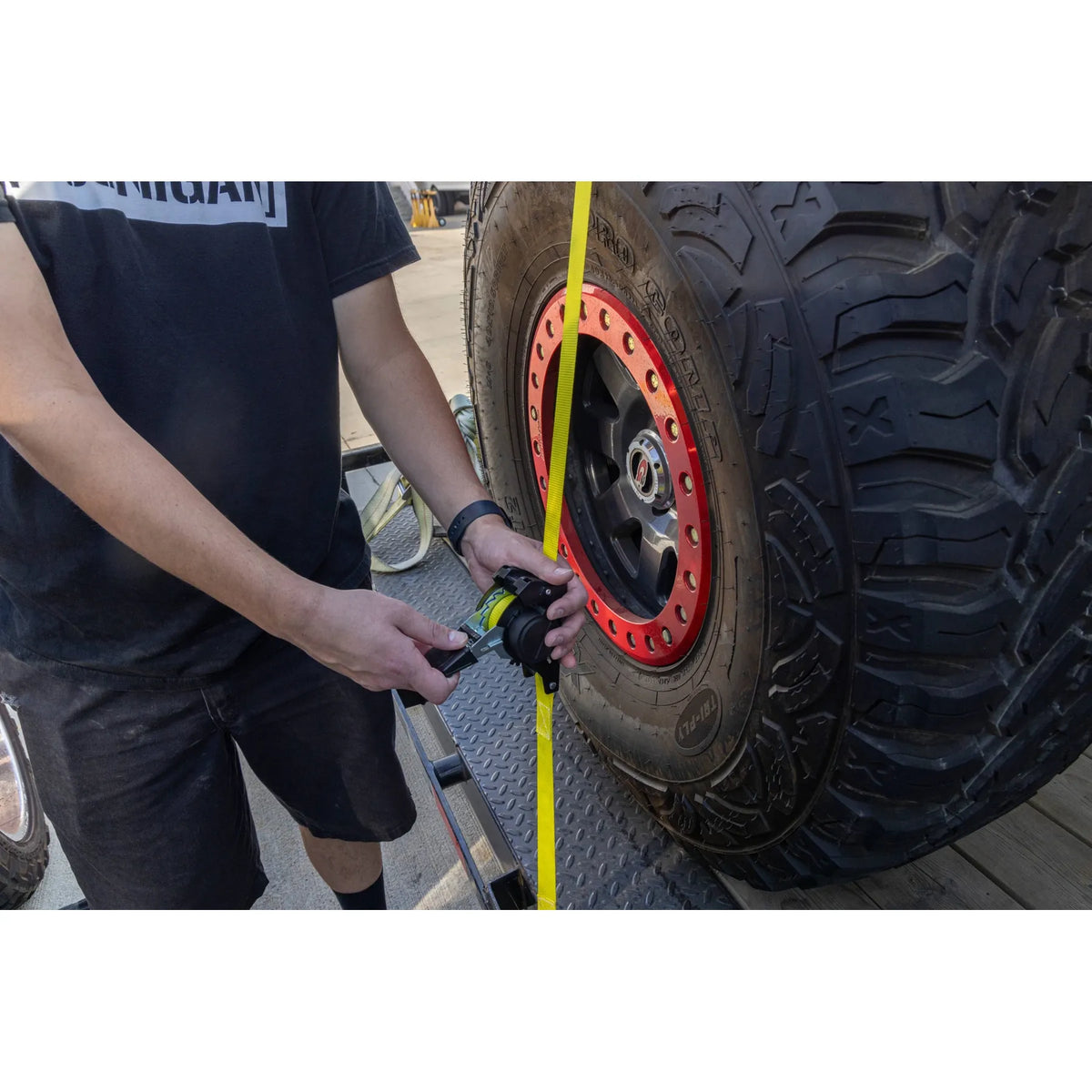1″ x 10′ Retractable Ratchet Straps (Pair) view 5
