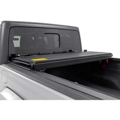 ROUGH COUNTRY Hard Low Profile Bed Cover | 5' Bed | Jeep Gladiator JT 4WD (2020-2025) | 47620500B
