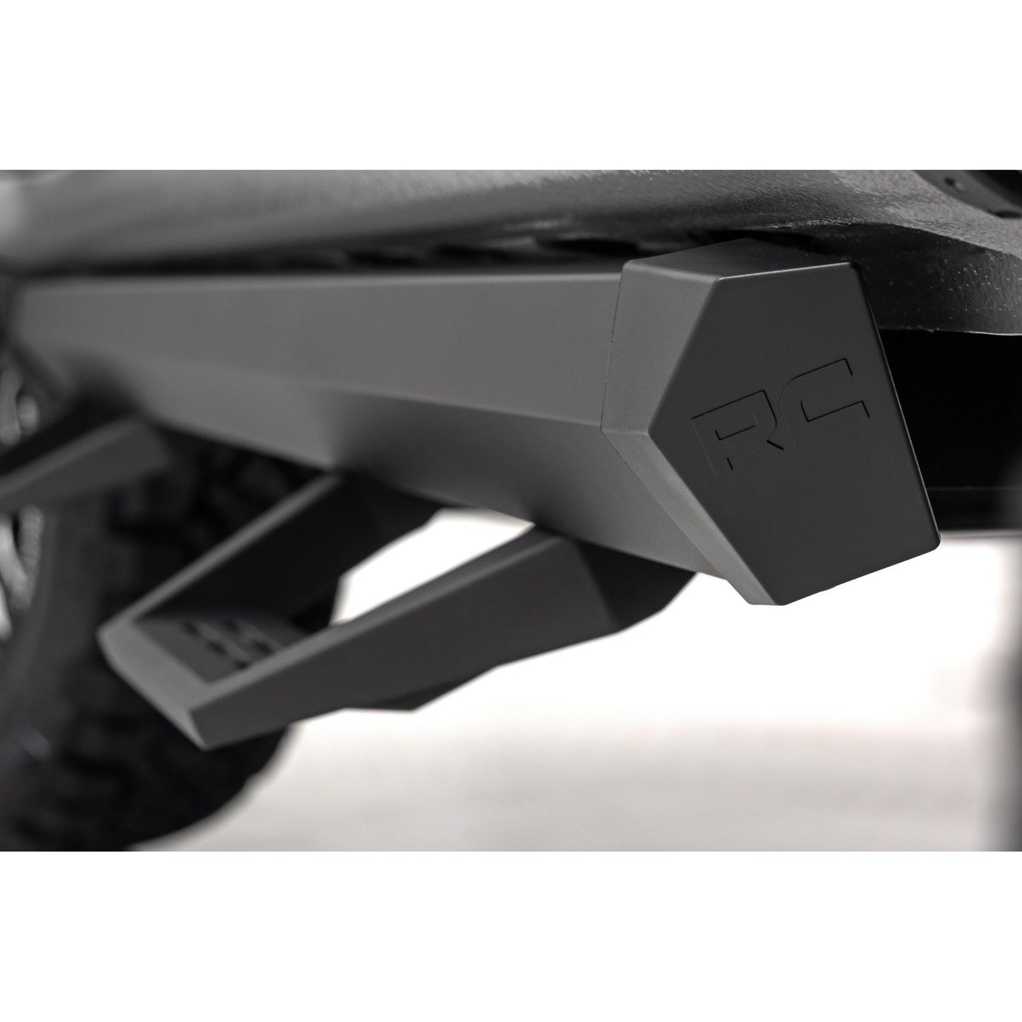 ROUGH COUNTRY SRL2 Adj Aluminum Step | Crew Cab | Chevy/GMC 1500/2500HD (19-26 & Refresh) | 11019