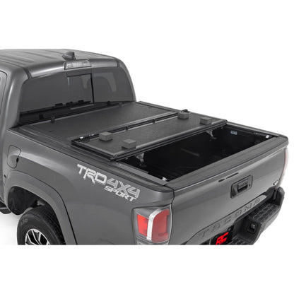 ROUGH COUNTRY Hard Low Profile Bed Cover | 5' Bed | Toyota Tacoma 2WD/4WD (2016-2023) | 47420500B
