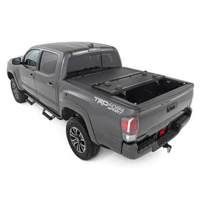 ROUGH COUNTRY Hard Low Profile Bed Cover | 5' Bed | Toyota Tacoma 2WD/4WD (2016-2023) | 47420500B