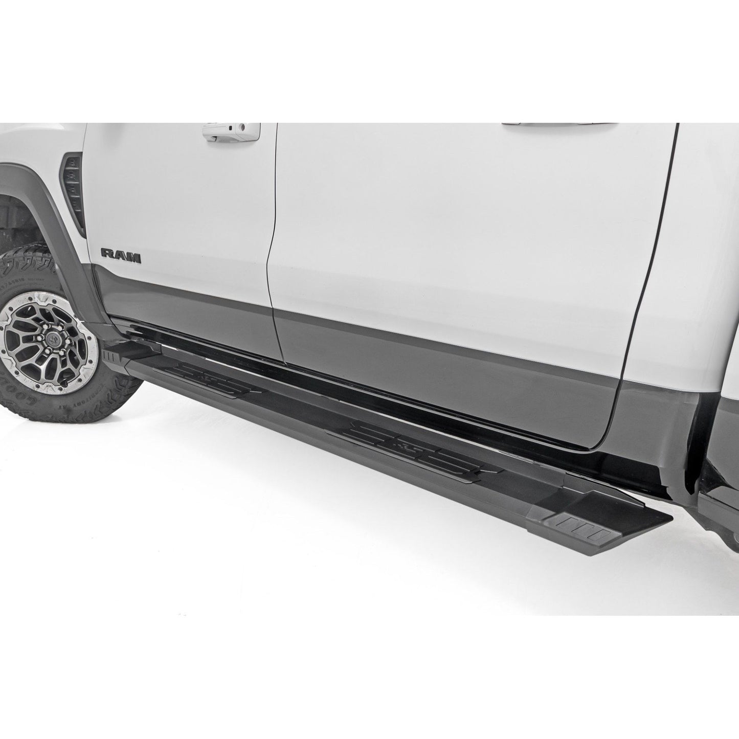ROUGH COUNTRY HD2 Aluminum Running Boards | Crew Cab | Ram 1500 (19-25)/1500 TRX (21-24)  | SRB01950A