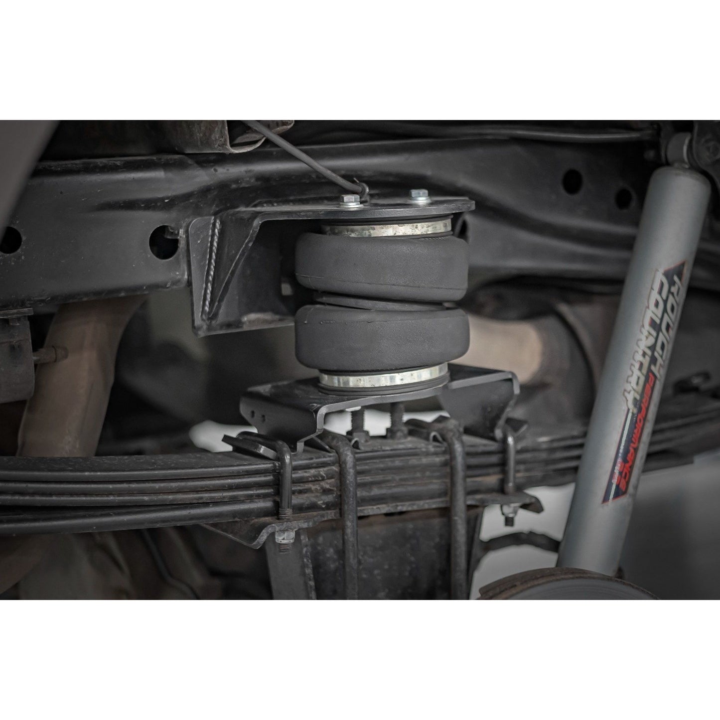 ROUGH COUNTRY Air Spring Kit w/compressor | 0-6" Lifts | Ford F-150 4WD (2004-2014) | 10008C