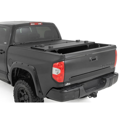 ROUGH COUNTRY Hard Low Profile Bed Cover | 5'7" Bed | Toyota Tundra 2WD/4WD (2007-2021) | 47414550B