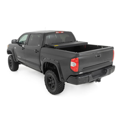 ROUGH COUNTRY Hard Low Profile Bed Cover | 5'7" Bed | Toyota Tundra 2WD/4WD (2007-2021) | 47414550B