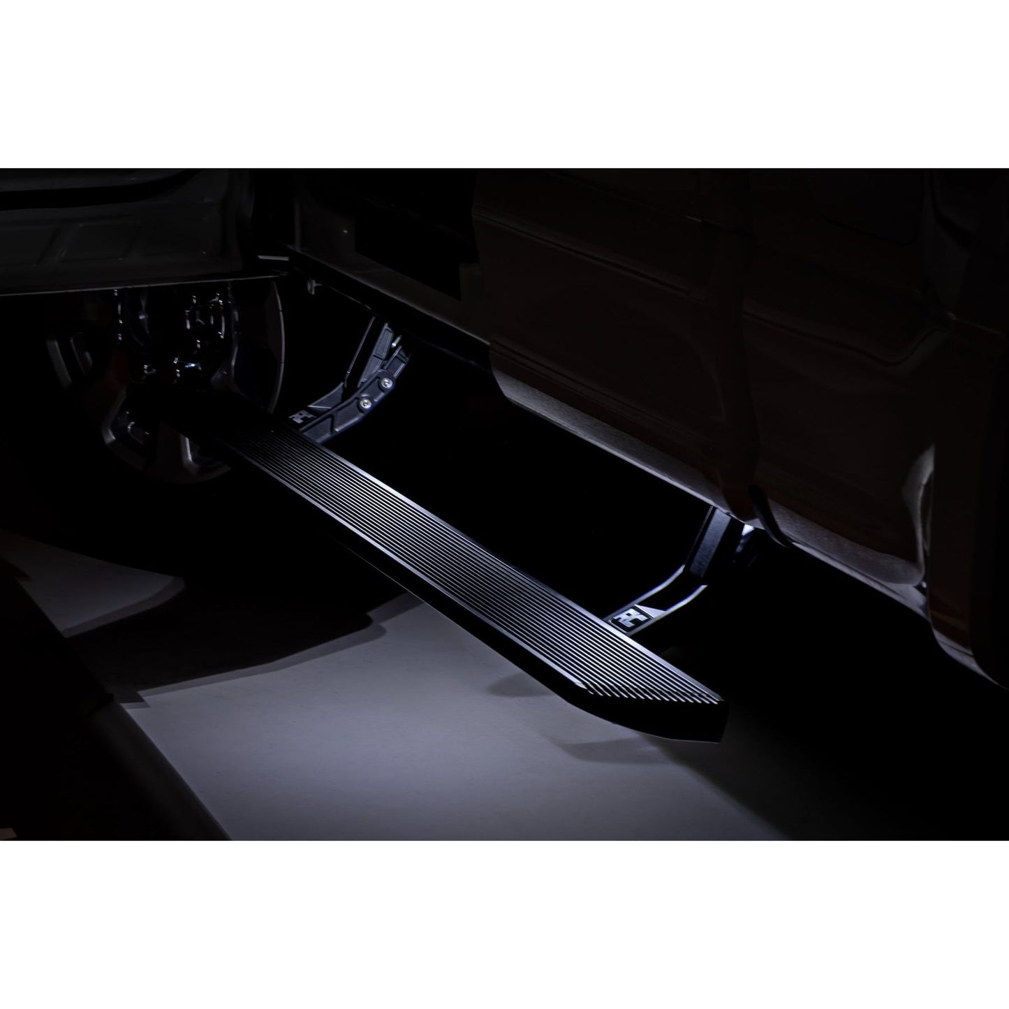 ROUGH COUNTRY | Power Running Boards  HT-Series  Super Cab  Ford F-150/Lightning/F-250/F-350/Raptor (15-26) | ESR71525