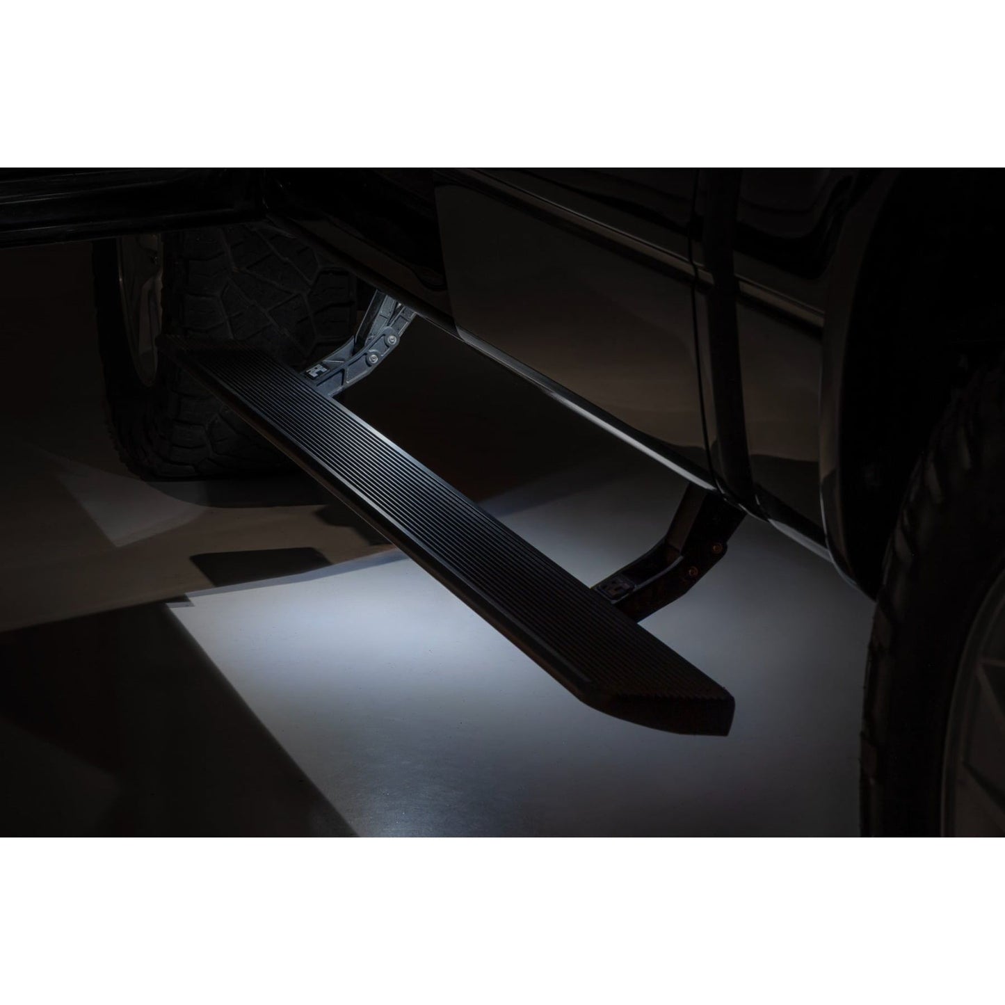 ROUGH COUNTRY | Power Running Boards  Crew Cab  Ford F-150 (2009-2014) | ESR71529