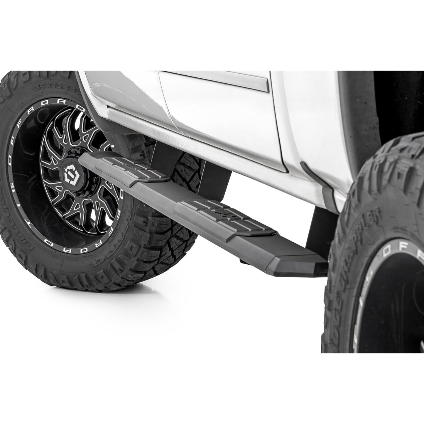 ROUGH COUNTRY | TR2 Running Boards  Chevy/GMC 1500/2500HD/3500HD (07-19 & Classic) | 25000