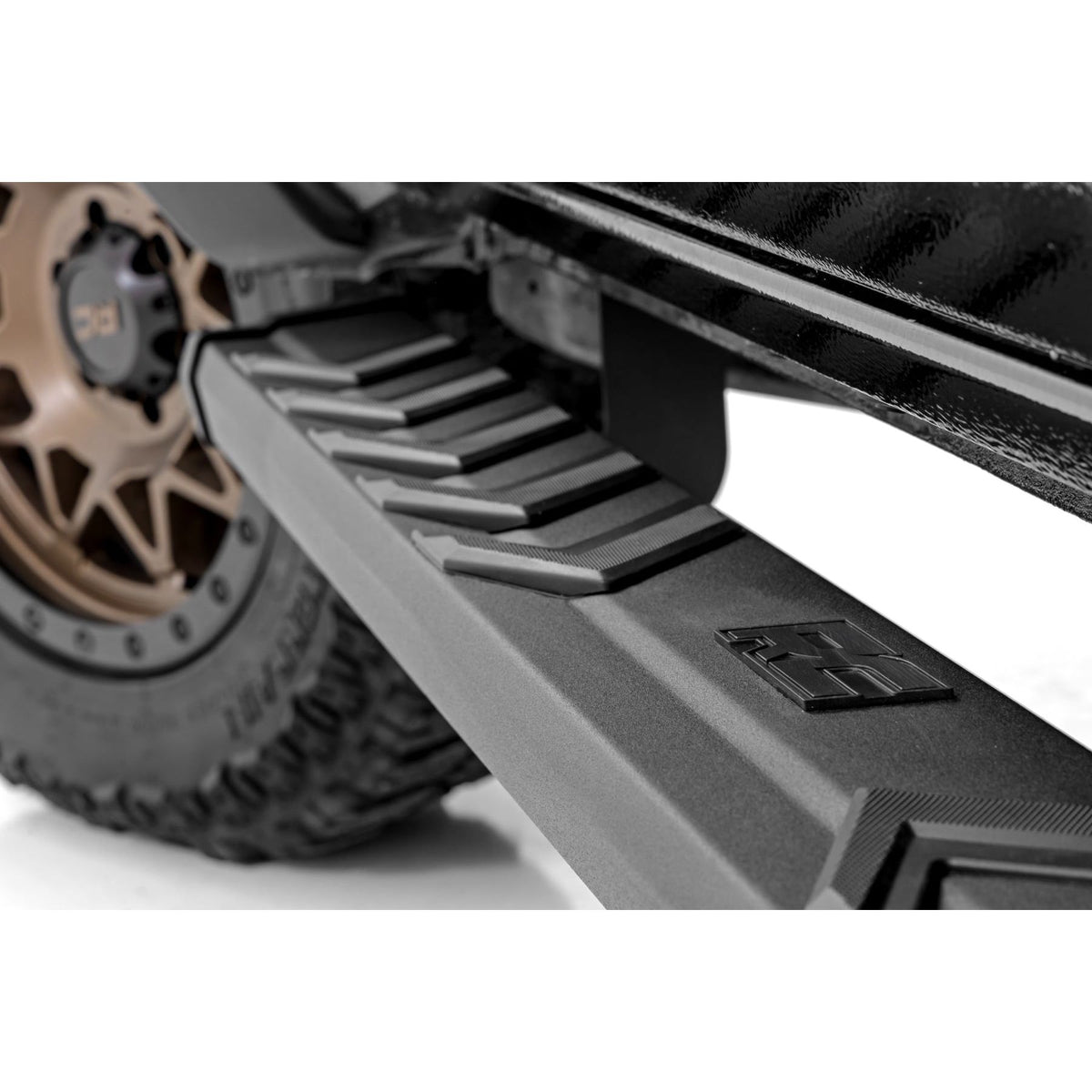 ROUGH COUNTRY RCS41015 41015 BA2 Running Boards Toyota 4Runner 2025-26