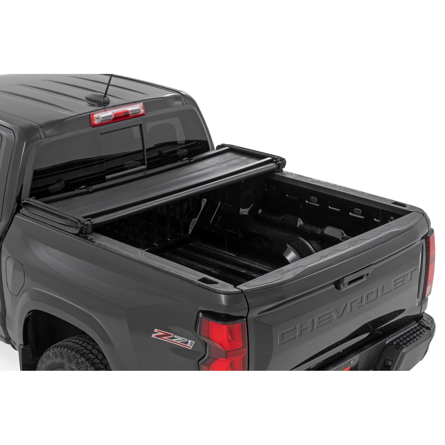 ROUGH COUNTRY | Soft Tri-Fold Bed Cover  5' Bed  Chevy/GMC Canyon/Colorado 2WD/4WD (23-26) | 41215700A