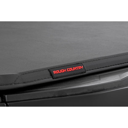 ROUGH COUNTRY | Soft Tri-Fold Bed Cover  5' Bed  Chevy/GMC Canyon/Colorado 2WD/4WD (23-26) | 41215700A