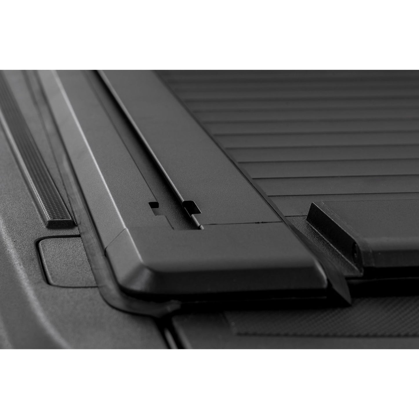 ROUGH COUNTRY | Manual Retractable Bed Cover  5'7" Bed  Ford F-150 (15-26)/F-150 Lightning (22-26) | 53509550