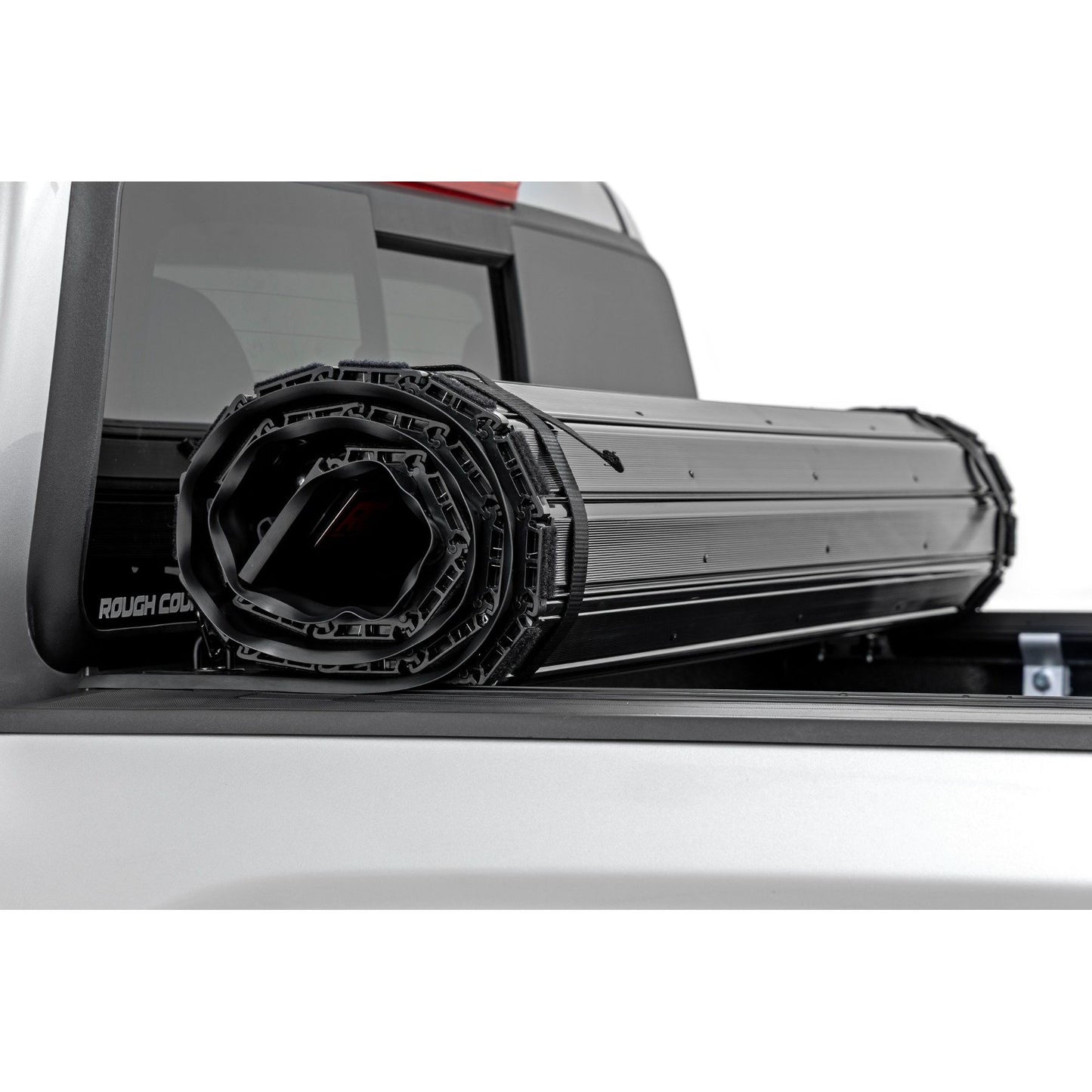 ROUGH COUNTRY Hard Roll Up Bed Cover | 5' Bed | Chevy/GMC Canyon/Colorado 2WD/4WD (15-22) | 50120500