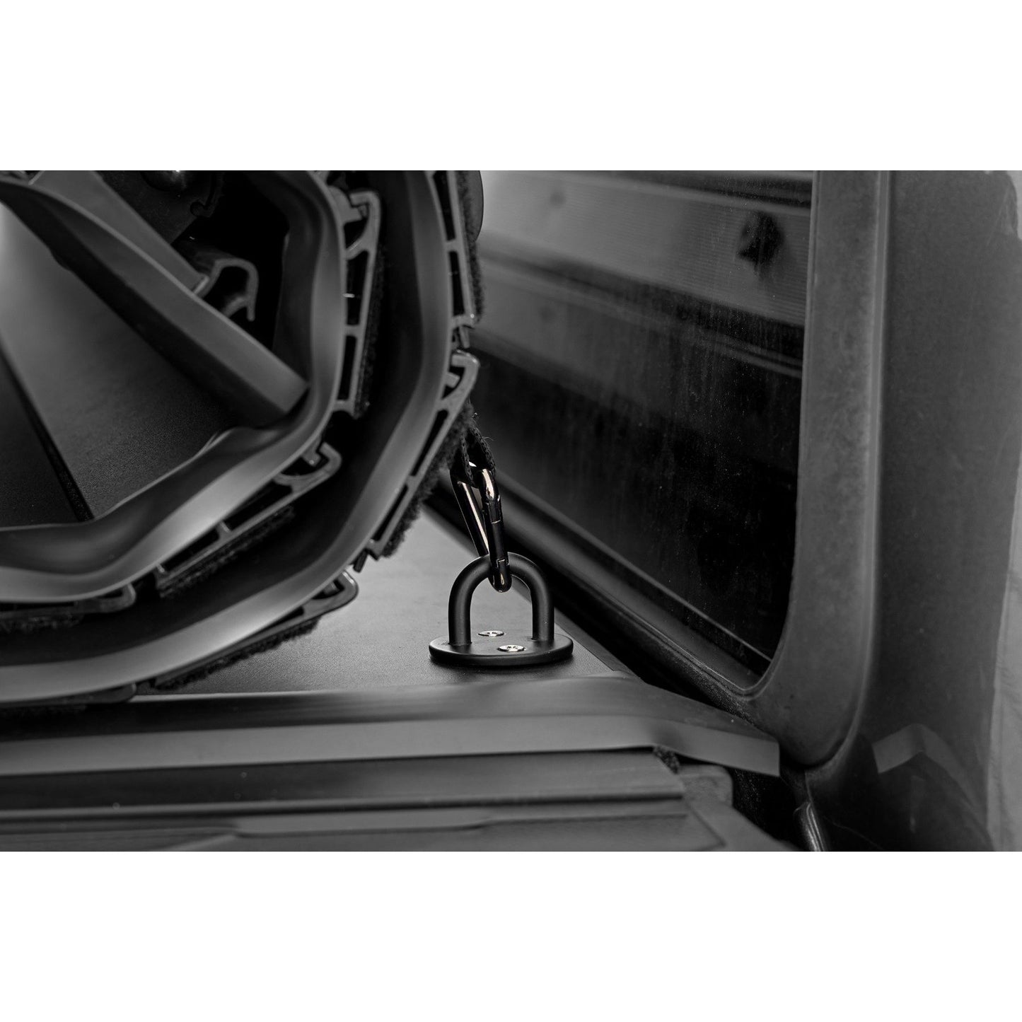ROUGH COUNTRY Hard Roll Up Bed Cover | 5' Bed | Toyota Tacoma 2WD/4WD (2016-2023) | 50420500
