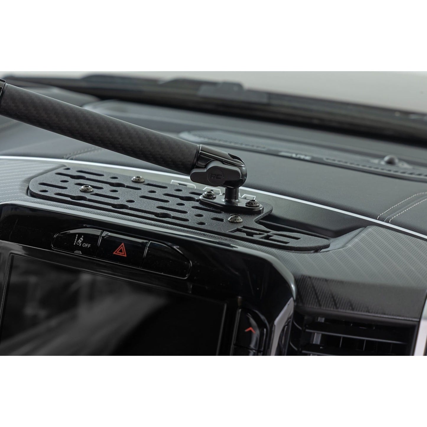 ROUGH COUNTRY | Dash Mount  8" Mag Safe Mount Kit  12in Screen  Ram 1500 2WD/4WD (19-26) | 33005