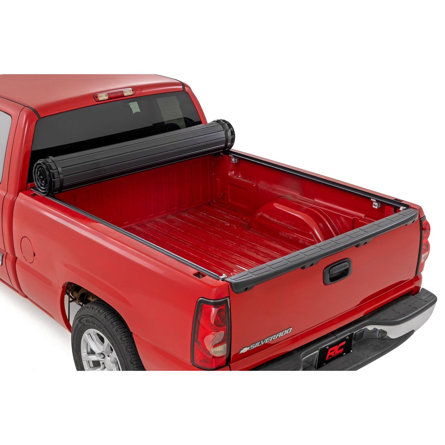 ROUGH COUNTRY Hard Roll Up Bed Cover | 6'7" Bed | Chevy/GMC 1500 (00-06 & Classic) | 50288650