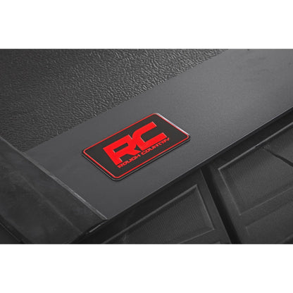 ROUGH COUNTRY Hard Low Profile Bed Cover | 6'9" Bed | Rail Caps | Chevy/GMC 2500HD/3500HD (20-25) | 47120651B