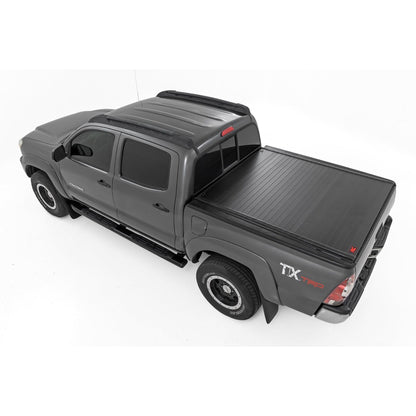 ROUGH COUNTRY | Hard Roll Up Bed Cover  5' Bed  Toyota Tacoma 2WD/4WD (2005-2015) | 50415500