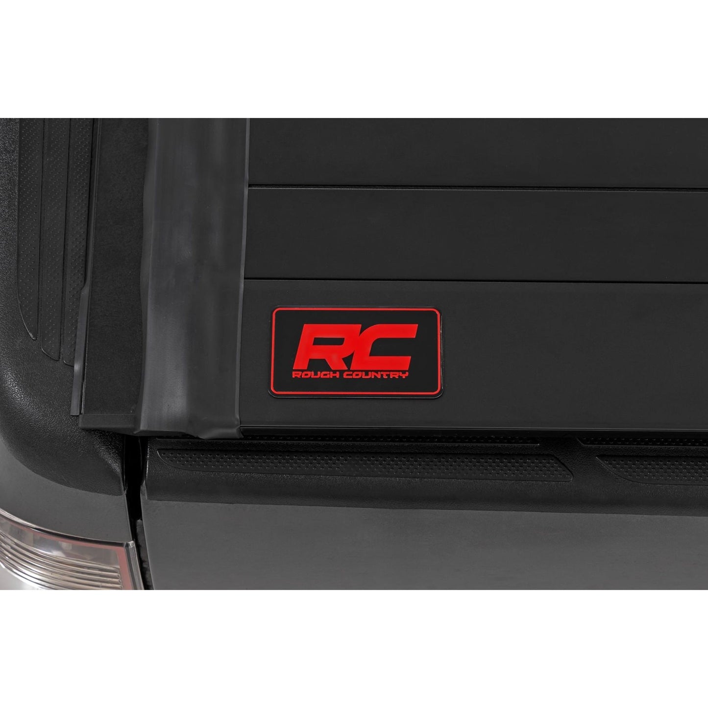 ROUGH COUNTRY | Hard Roll Up Bed Cover  5' Bed  Toyota Tacoma 2WD/4WD (2005-2015) | 50415500