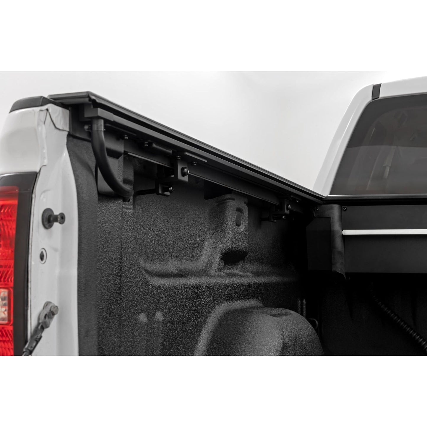 ROUGH COUNTRY | Powered Bed Cover  6'7" Bed  Chevy/GMC 1500/2500HD/3500HD (14-19 & Classic) | 51129651