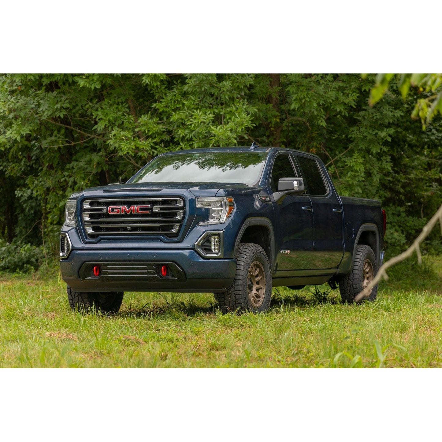 ROUGH COUNTRY 3.5 Inch Lift Kit | GMC Sierra 1500 2WD/4WD (2019-2025 & Classic) | 22630RED