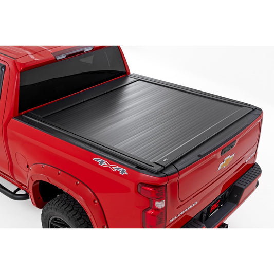 ROUGH COUNTRY | Manual Retractable Bed Cover  5'10" Bed  Chevy/GMC Sierra 1500 (19-26)/Silverado 1500 (19-26) | 53120580