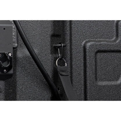 ROUGH COUNTRY | Manual Retractable Bed Cover  5'10" Bed  Chevy/GMC Sierra 1500 (19-26)/Silverado 1500 (19-26) | 53120580