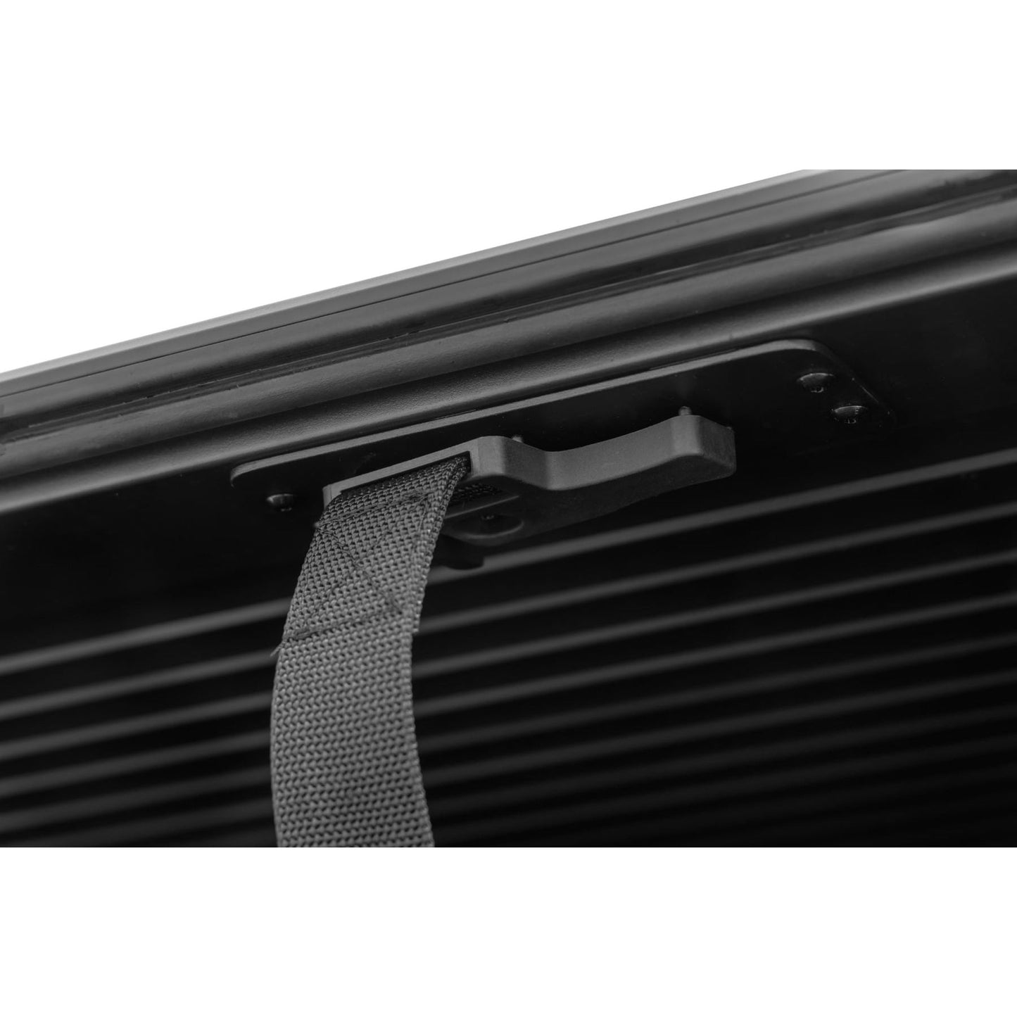 ROUGH COUNTRY | Manual Retractable Bed Cover  5'10" Bed  Chevy/GMC Sierra 1500 (19-26)/Silverado 1500 (19-26) | 53120580