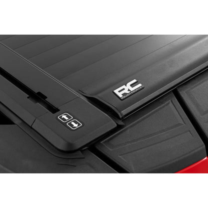 ROUGH COUNTRY | Powered Retractable Bed Cover  6'9" Bed  Chevy/GMC 2500HD/3500HD (20-26) | 51210690