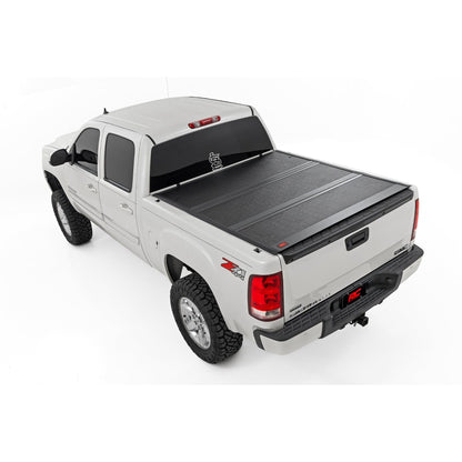 ROUGH COUNTRY | Hard Low Profile Bed Cover  5'9" Bed  No Rail Caps  Chevy/GMC 1500 (07-13) | 47113550B